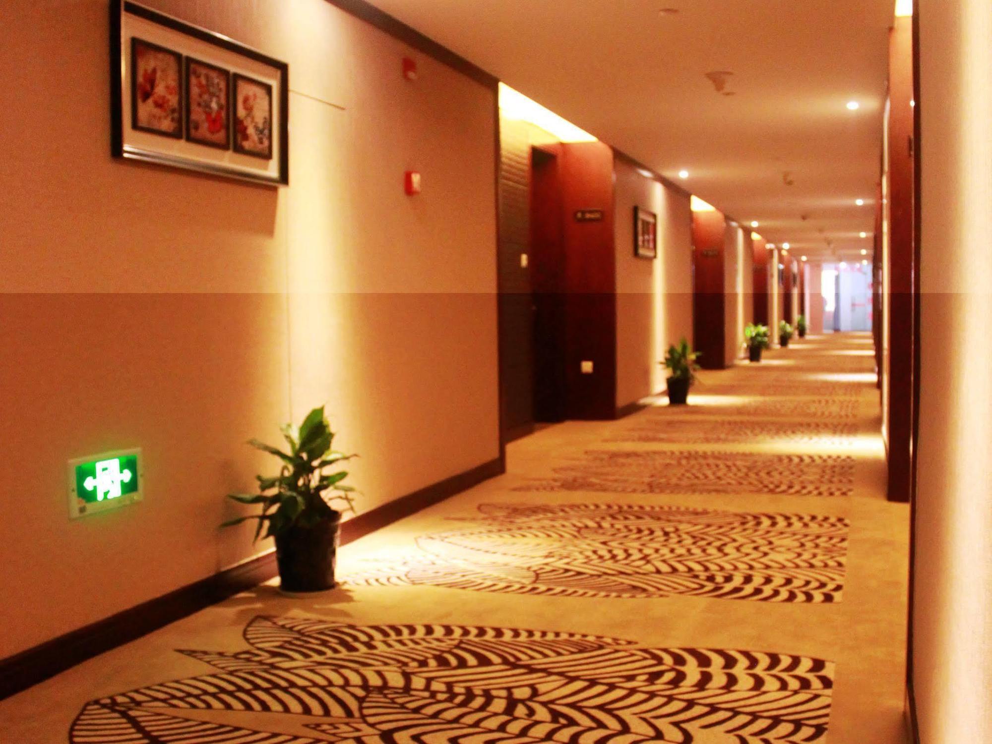 Baocheng Boutique Hotel Ningbo Bagian luar foto